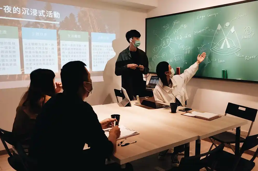 Hour Jungle Coworking 2